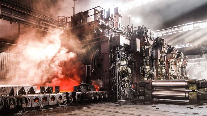 Rysunek 1. Urządzenia elektroniczne i czujniki do ulepszania i rozszerzania proces&oacute;w produkcji, obr&oacute;bki skrawaniem i proces&oacute;w produkcyjnych&nbsp;