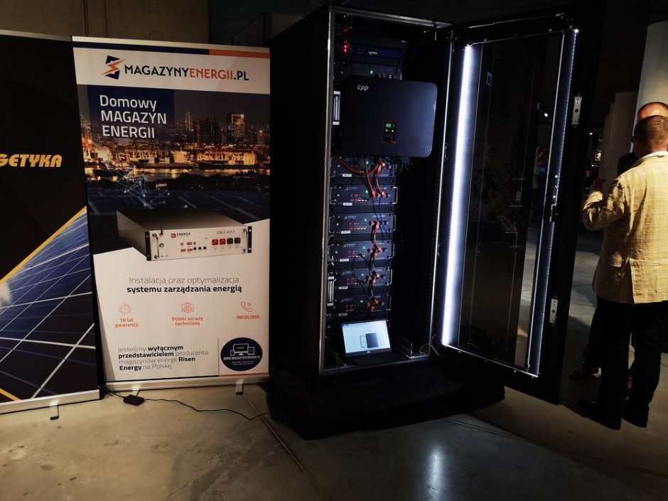 zpas dedykowana szafka pod zabudowe 10 magazynow energii 3