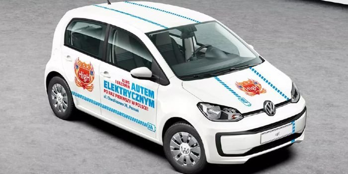 Kursanci poznańskiej szkoły nauki jazdy będą jeździć Volkswagenem e-up, fot. VW