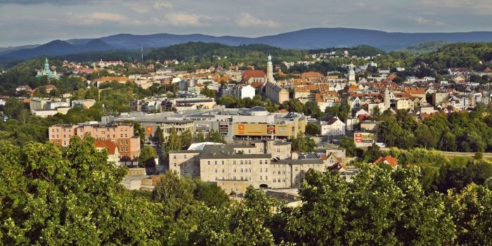 Jelenia G&oacute;ra inwestuje w czyste powietrze. Fot. Michał Rażniewski/Pixabay