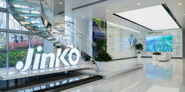 Jinko Solar to jeden z największych na świecie wytw&oacute;rc&oacute;w ogniw i moduł&oacute;w fotowoltaicznych, fot. Jinko Solar