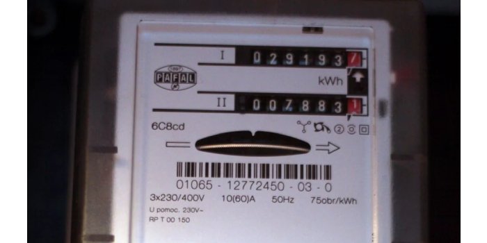 Licznik zużycia energii elektrycznej, fot. Lech Muszyński/PAP