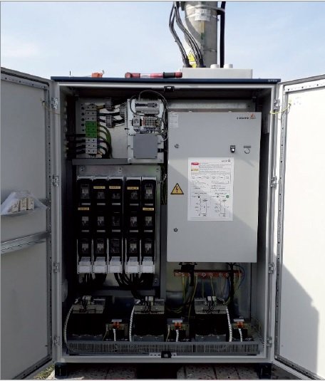 rys4 regulator z widokiem na wewnetrzne podzespoly