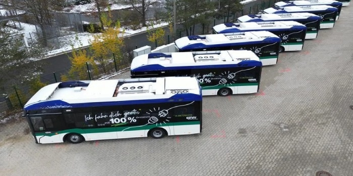 Solaris przekazał 7 elektrycznych autobus&oacute;w miastu Erlangen w Niemczech, fot.