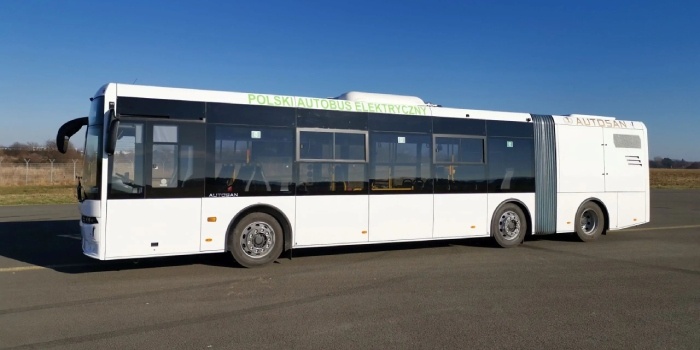 Autosan pokazał nietypowy autobus elektryczny &ndash; z bateriami z tyłu, fot. Autosan