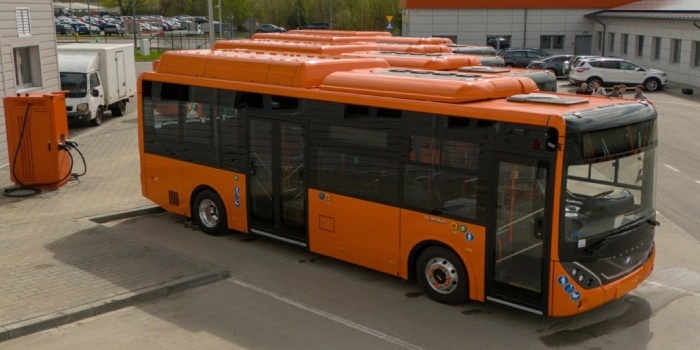 Pierwsze elektryczne autobusy w Ostrowcu Świętokrzyskim, fot. UM Ostrowiec Świętokrzyski