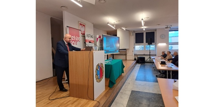 konferencja 18