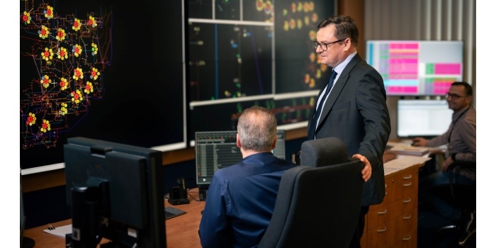 Robert Świerzyński, prezes sp&oacute;łki Energa Operator, w Centralnej Dyspozycji Mocy. Fot. mat. prasowe