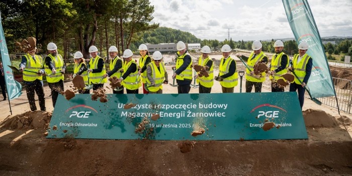 W Żarnowcu powstaje jeden z największych bateryjnych magazyn&oacute;w energii w Europie. Fot. PGE