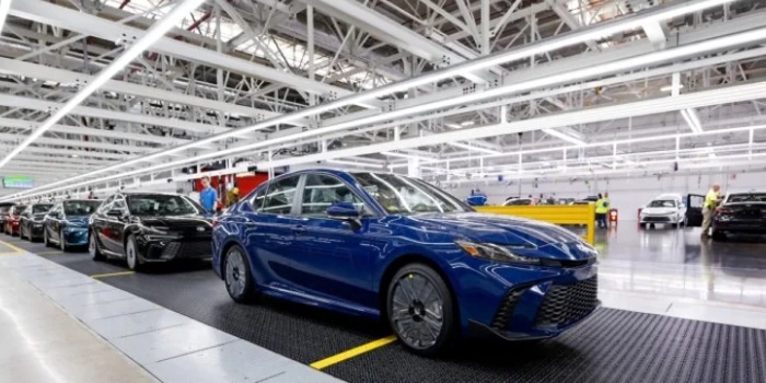 Akumulatory p&oacute;łprzewodnikowe zadebiutują w autach Toyoty za dwa lata. Fot. Toyota