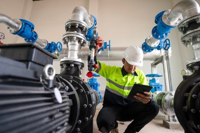 Sprzęt Megger do testowania kabli i instalacji elektrycznych