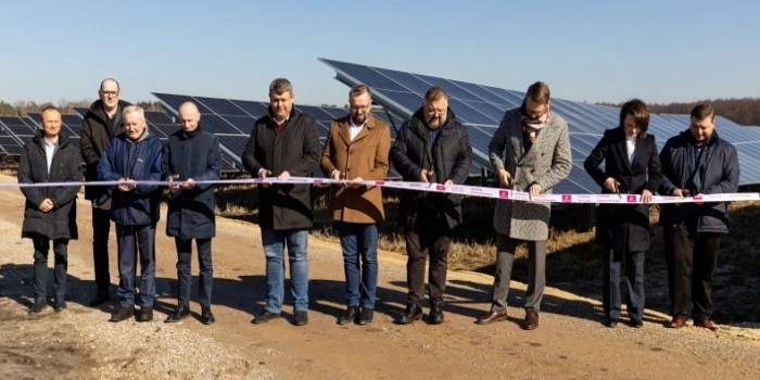 Otwarciem farmy PV Bałk&oacute;w Tauron osiągnął 1 GW mocy zainstalowanej w OZE. Fot. Tauron
