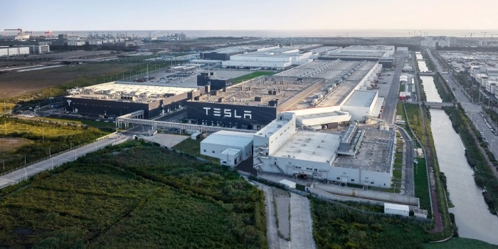 Fabryka samochod&oacute;w firmy Tesla w Szanghaju