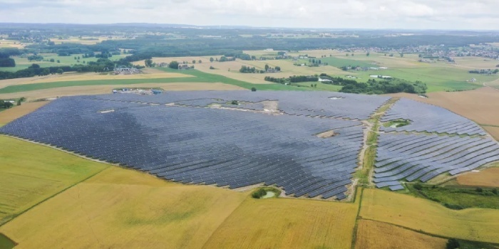 Energa przyłączyła do sieci farmę fotowoltaiczną Łosienice. Fot. media.energa.pl