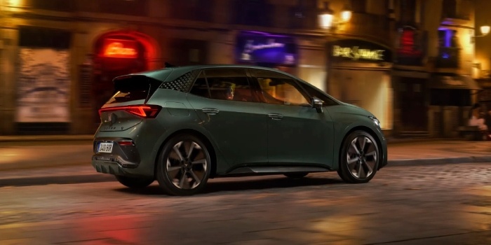 Hiszpania: nowy program dotacji na zakup samochod&oacute;w elektrycznych i hybrydowych. Fot. Seat/Cupra