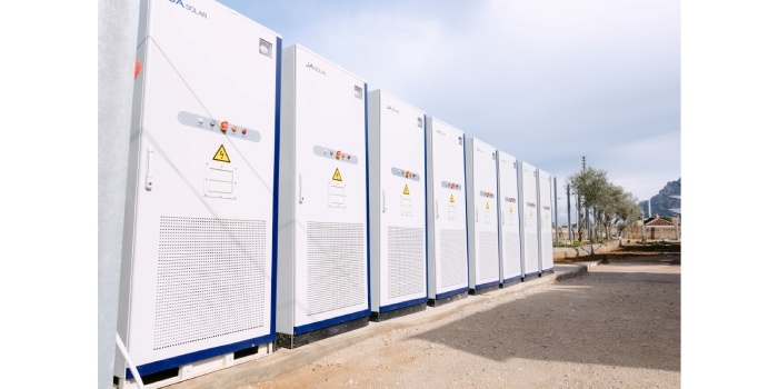 bateryjne magazyny energii